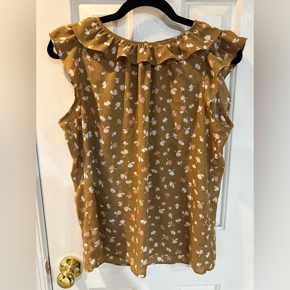 Tommy Hilfiger Sleeveless Floral Top - Picture 1 of 2